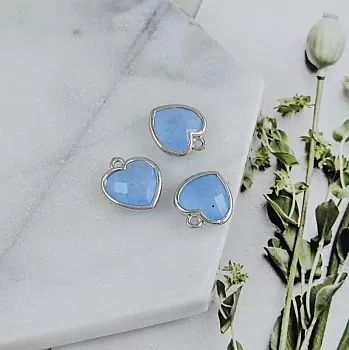 Подвеска Сердце 13.5х11.8 мм с голубым тонированным кварцем, родиевое покрытие (9593-12-Р) купить с доставкой по России | Интернет-магазин Viva Beads