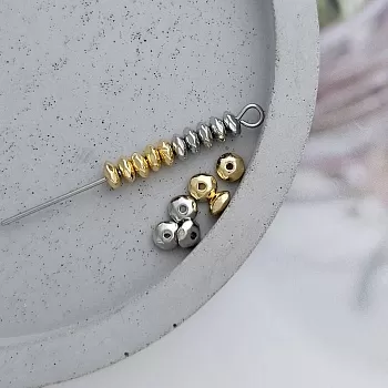 1 шт. Бусина разделитель мятый диск 4х2 мм родиевое покрытие (8860-4-Р) купить с доставкой по России | Интернет-магазин Viva Beads