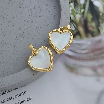 Подвеска Сердце с перламутром 17х15.2 мм позолота 14к классическое золото (8849-З) купить с доставкой по России | Интернет-магазин Viva Beads