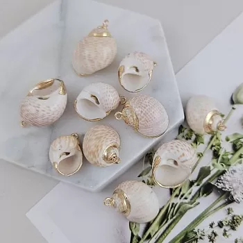 Подвеска Ракушка 22-28x15-20 мм в позолоте (9731) купить с доставкой по России | Интернет-магазин Viva Beads