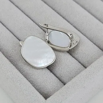 Швензы с перламутром 19.4х15.2 мм с английским замком, родиевое покрытие (7947-Р) швензы для серег купить с доставкой по России | Интернет-магазин Viva Beads