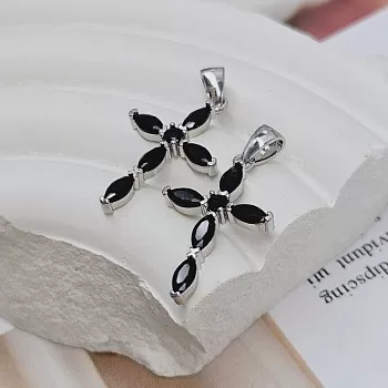 УЦЕНКА Подвеска Крест с фианитами 22х14 мм черный, родиевое покрытие (6418-ЧР-УЦ) купить с доставкой по России | Интернет-магазин Viva Beads