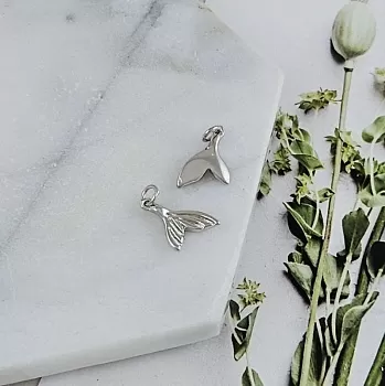 Подвеска Хвост русалки 13.7х8.8 мм родиевое покрытие (9767-Р) купить с доставкой по России | Интернет-магазин Viva Beads