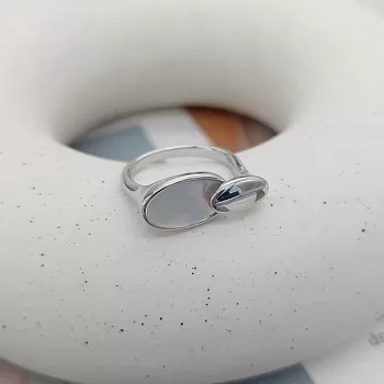 Кольцо с перламутром свободный размер родиевое покр. (7683-Р) купить с доставкой по России | Интернет-магазин Viva Beads