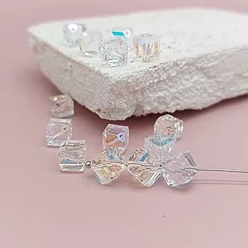 1 шт. Бусина куб 7x7x7 мм Clear AB хрустальное стекло (7759) купить с доставкой по России | Интернет-магазин Viva Beads