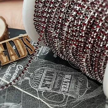 50 см Цепь стразовая 2 мм SS6 бордо в серебре (3549-БС) купить с доставкой по России | Интернет-магазин Viva Beads