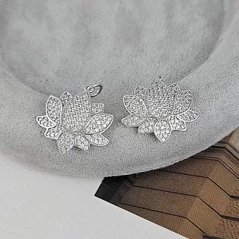 Подвеска Лотос 20.9x21.1 мм с фианитами родиевое покрытие (9371-Р) купить с доставкой по России | Интернет-магазин Viva Beads