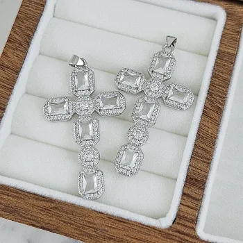 Подвеска Крест с фианитами 45.7х26.2 мм родиевое покрытие, прозрачный (9507-ПРОЗР) купить с доставкой по России | Интернет-магазин Viva Beads