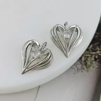 Подвеска Сердце с фианитом 17.7х15.3х5.4 мм родиевое покрытие (9901-Р)