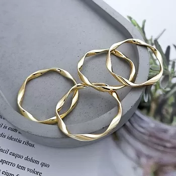 Кольцо коннектор витое 32.4х33 мм позолота 14К (8156-33-З) соединительные колечки и кольца-коннекторы купить с доставкой по России | Интернет-магазин Viva Beads