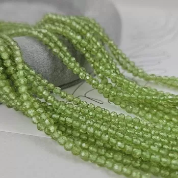 Нить 19 см Перидот, оливин, хризолит 2.5 мм граненая бусина  (9460) купить в Воронеже | Заказать в интернет-магазине Viva Beads
