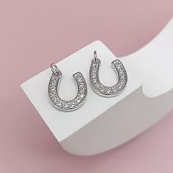 Подвеска Подкова 15x12x2 мм, фианиты, родиевое покр. (7762-Р) Подвеска Подкова 15x12x2 мм, фианиты, родиевое покр. (7762-Р)