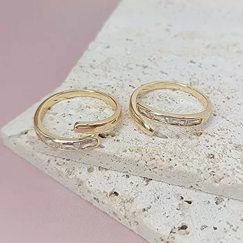 УЦЕНКА Кольцо с фианитами свободный размер позолота 14к (7934-З-УЦ)