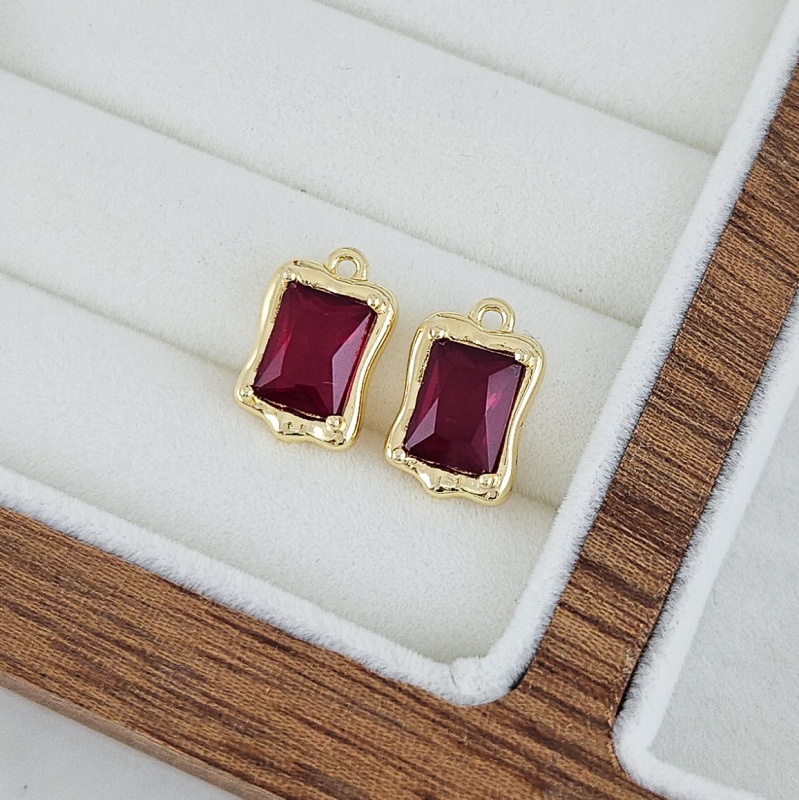 Подвеска с ювелирным стеклом 13.7х9 мм красный, позолота 14К (8738-КЗ) купить с доставкой по России | Интернет-магазин Viva Beads