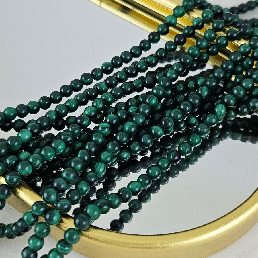 Нить 19 см Малахит натуральный ок. 4 мм, бусины гладкий шар (6558-4) для бижутерии купить с доставкой по России | Интернет‑магазин Viva Beads
