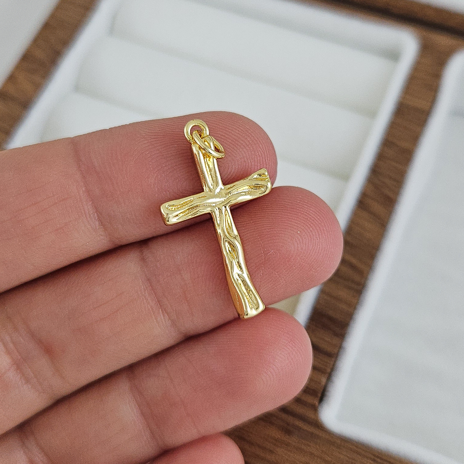 Подвеска Крест 25.3х14 мм с текстурой, позолота 14К (10231-З) купить с доставкой по России | Интернет-магазин Viva Beads