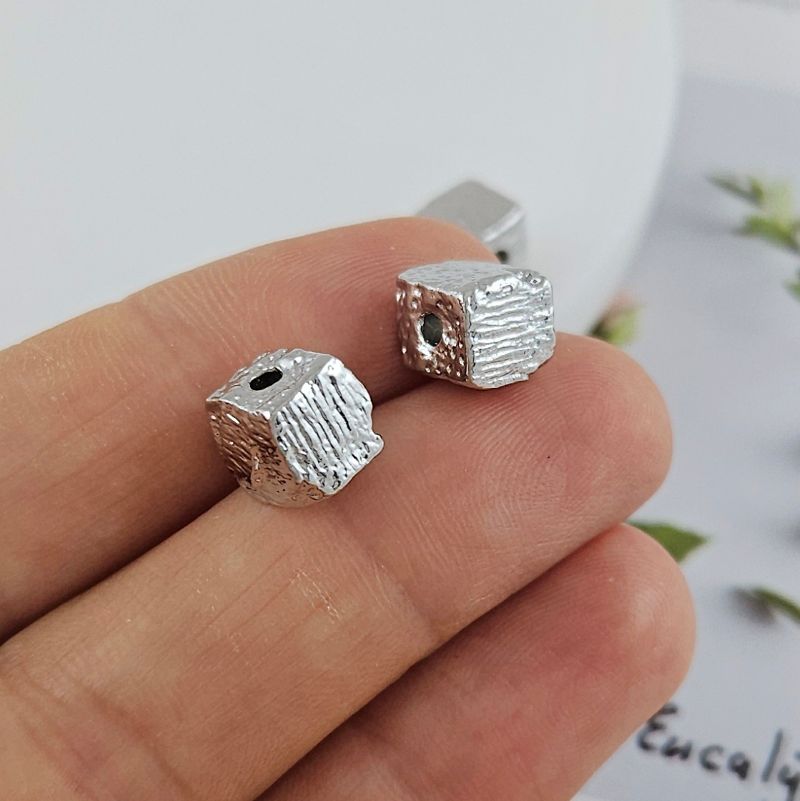 1 шт. Бусина металлическая, форма кусочка камня ок. 8.2х7.6х7.7 мм родиевое покрытие (9874-Р) купить в Воронеже | Заказать в интернет-магазине Viva Beads
