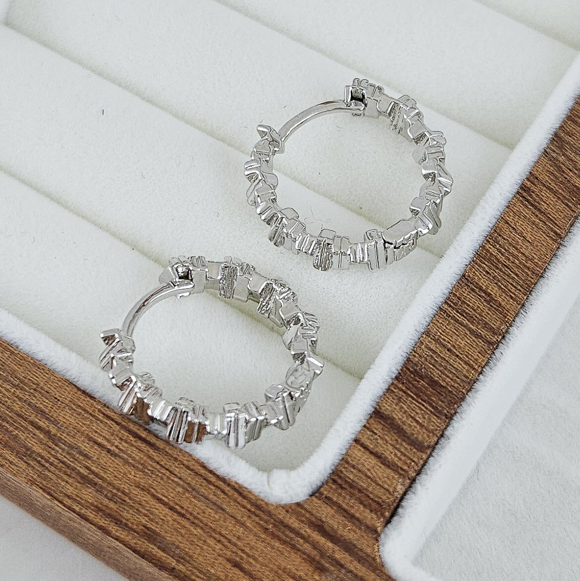 Швензы кольца, бублики, конго 20х3.8 мм фактурные, родиевое покрытие (10240-Р) купить с доставкой по России | Интернет-магазин Viva Beads