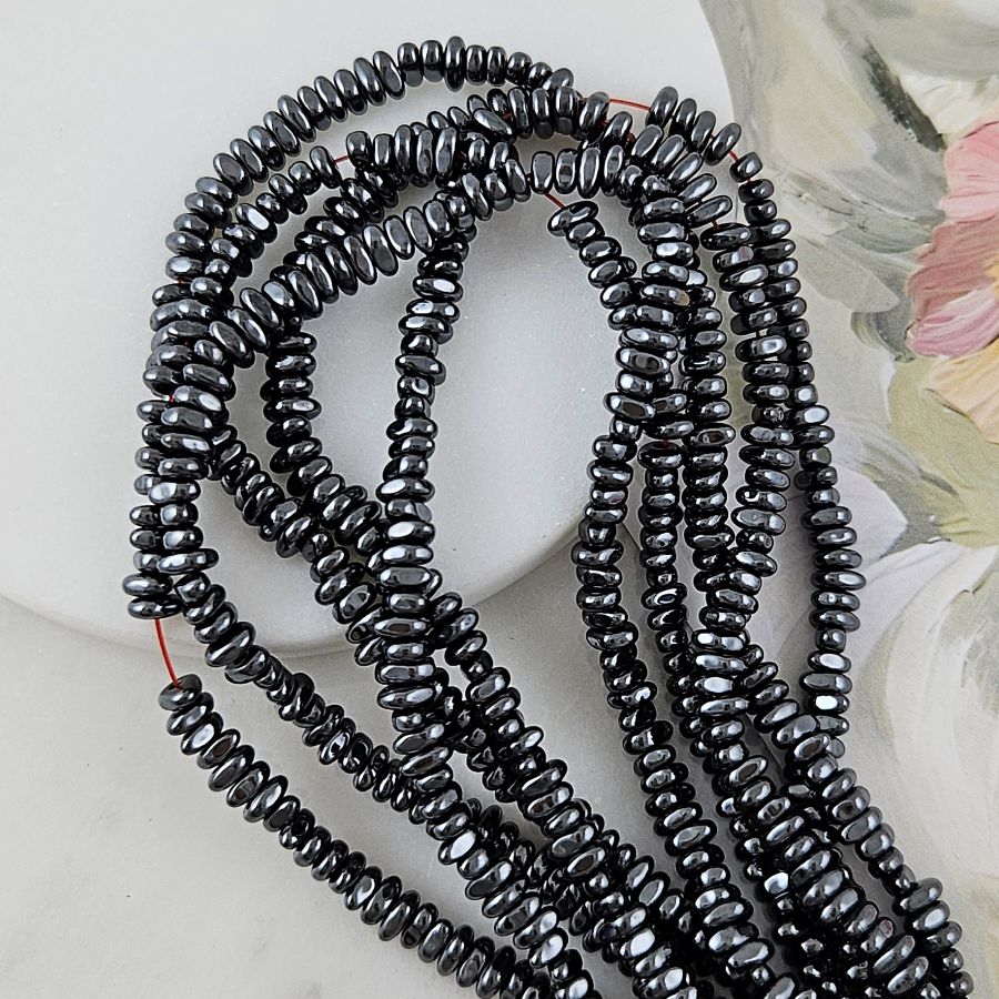 Нить 40 см Гематит, гематин ок. 5.5х4.5х2 мм, бусины фри форм, цвет черный (10158-Ч) для бижутерии купить с доставкой по России | Интернет‑магазин Viva Beads
