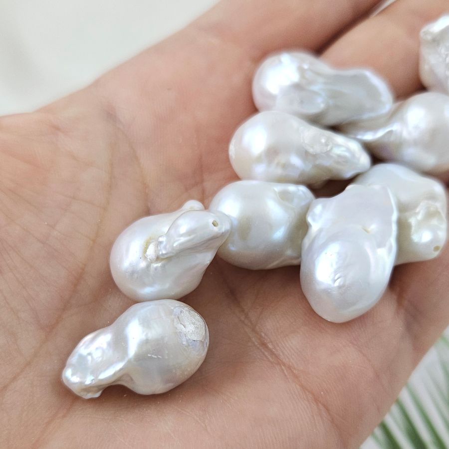 УЦЕНКА 1 шт. Жемчуг барочный крупный 19-23.5х12-14 мм А, белый (1008-УЦ) купить в #REGION_P# | Заказать в интернет-магазине Viva Beads
