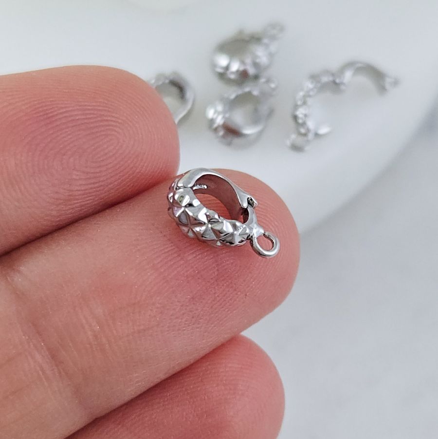 Бейл разъемный с текстурой 10х3.7x6 мм, внутренний размер 4.7х3.2 мм, родиевое покрытие (10214-Р) купить с доставкой по России | Интернет-магазин Viva Beads