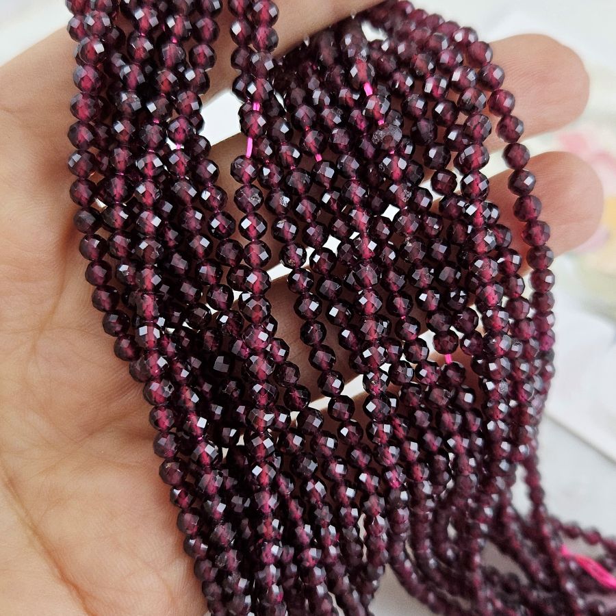 Нить 38 см Гранат натуральный ок. 3.4 мм, бусины граненый шар (6102-3) для бижутерии купить с доставкой по России | Интернет‑магазин Viva Beads
