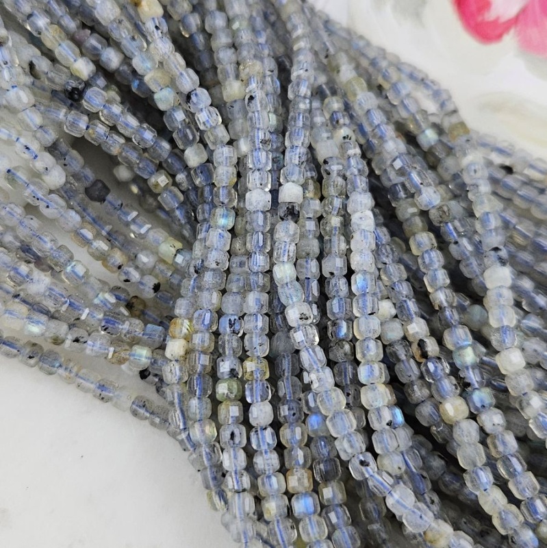 Нить 38 см Лабрадорит натуральный ок. 3 мм бусины граненый куб (10154) для бижутерии купить с доставкой по России | Интернет‑магазин Viva Beads
