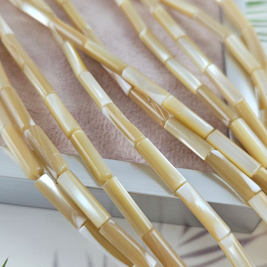 Нить 19 см Перламутр натуральный 13-14х3.7-4 мм бусины трубочки, бежевый (5019-БЕЖ) для бижутерии купить с доставкой по России | Интернет‑магазин Viva Beads
