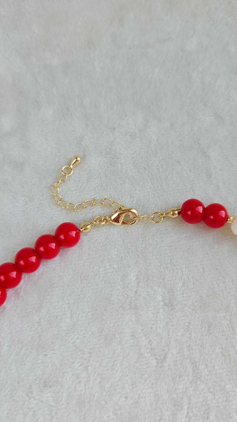 Колье в русском стиле с Матрешкой - красные бусины, перламутр, керамика Гжель, набор материалов (НАБОР-84)