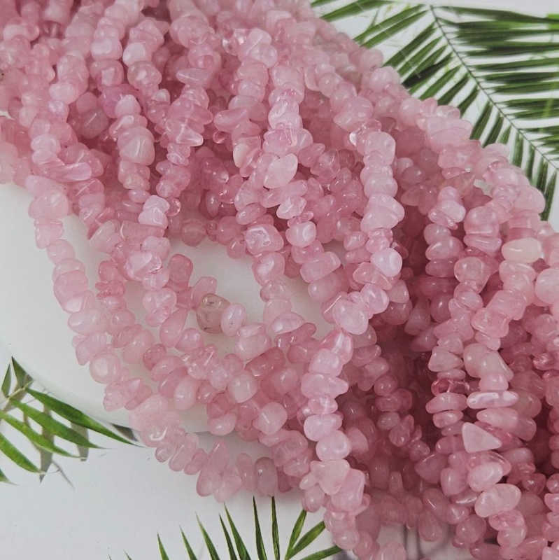 Нить 80 см Розовый кварц натуральный тонированный крошка 5-8 мм (5593) купить в Воронеже | Заказать в интернет-магазине Viva Beads

