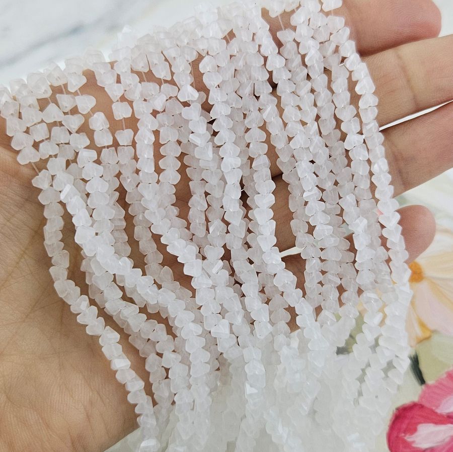 Нить 35 см Бусины хрустальная крошка ок. 4 мм белый (7338-4-БЕЛ) купить с доставкой по России | Интернет-магазин Viva Beads