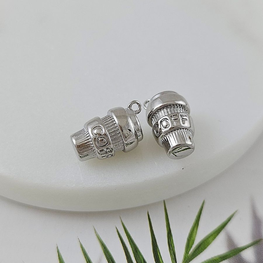 Подвеска Стакан термокружка 16.2x9.6 мм родиевое покрытие (9951-Р) Подвеска Стакан термокружка 16.2x9.6 мм родиевое покрытие (9951-Р)