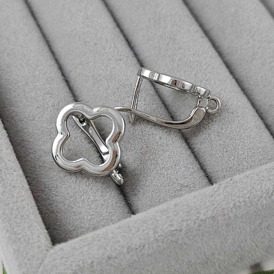 Швензы Клевер 16.3х13.8 мм с английским замком, родиевое покрытие (9957-Р) купить в Воронеже | Заказать в интернет-магазине Viva Beads
