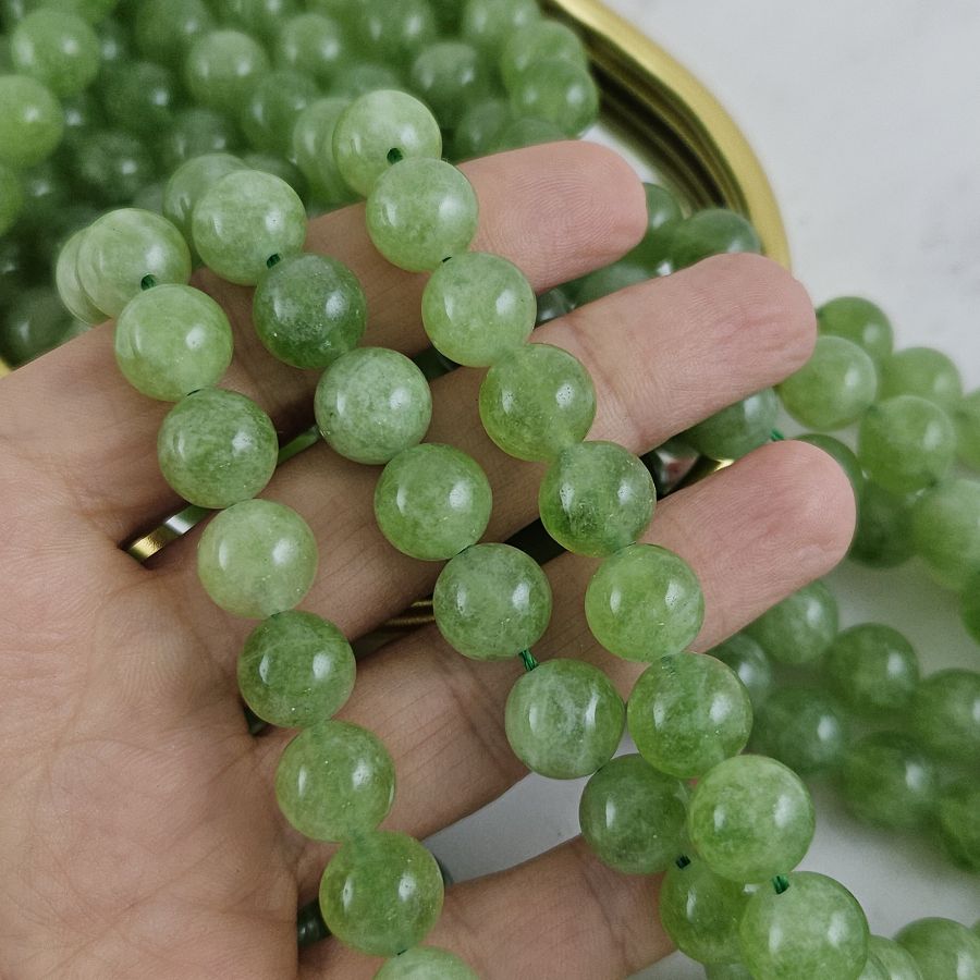 Нить 19 см Жадеит натуральный ок. 10 мм бусины гладкий шар, светло-зеленый (10278-10) для бижутерии купить с доставкой по России | Интернет‑магазин Viva Beads
