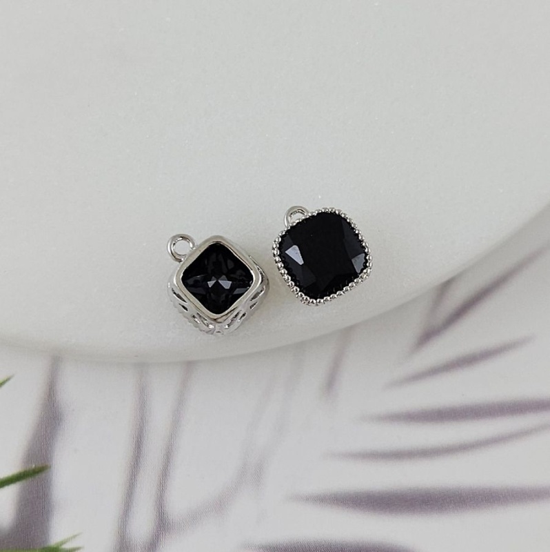 Подвеска с фианитом 8.3х7х4.1 мм черный, родиевое покрытие (7313-7-ЧР)