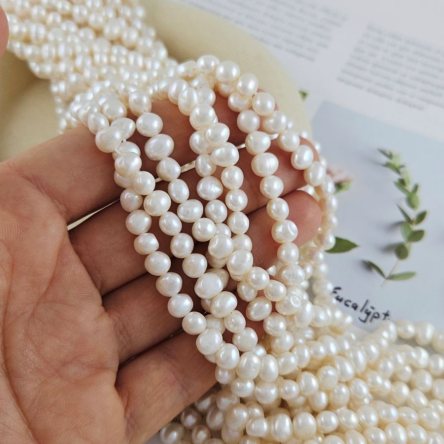Нить 17 см Жемчуг натуральный ок. 4.5-6.5 мм белый АА (5581) купить в #REGION_P# | Заказать в интернет-магазине Viva Beads
