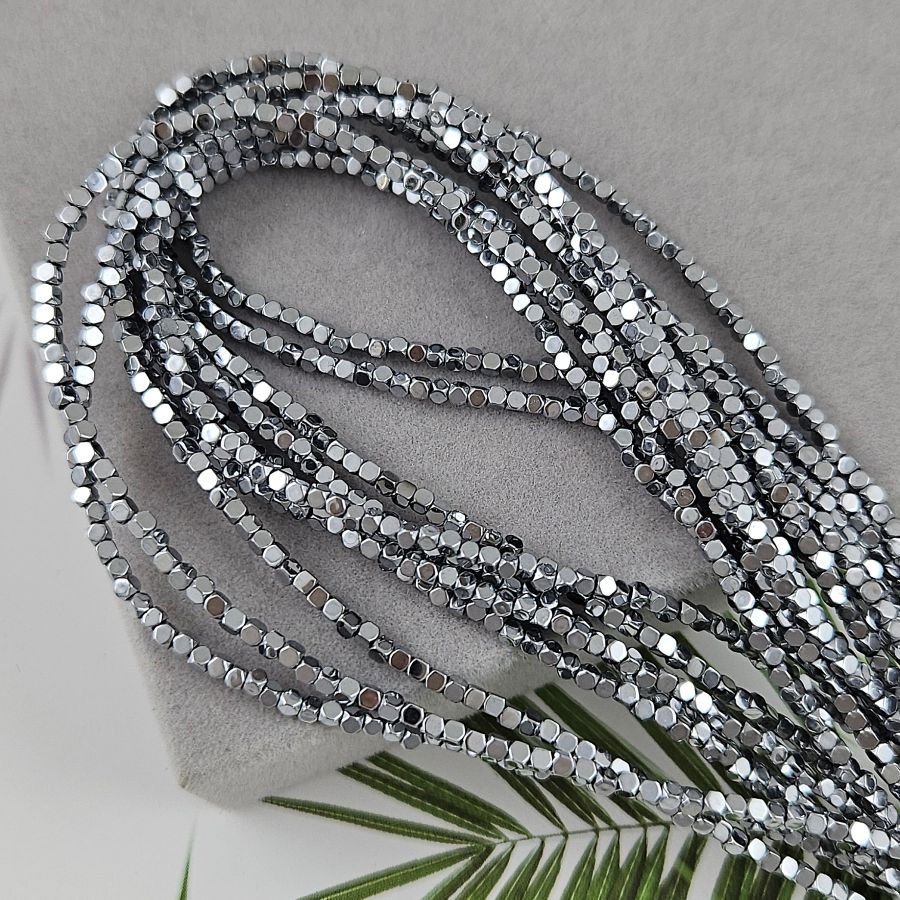 Нить 39 см Гематит, гематин 1.8-2 мм граненый куб цвет платина (6999-П) для бижутерии купить с доставкой по России | Интернет‑магазин Viva Beads
