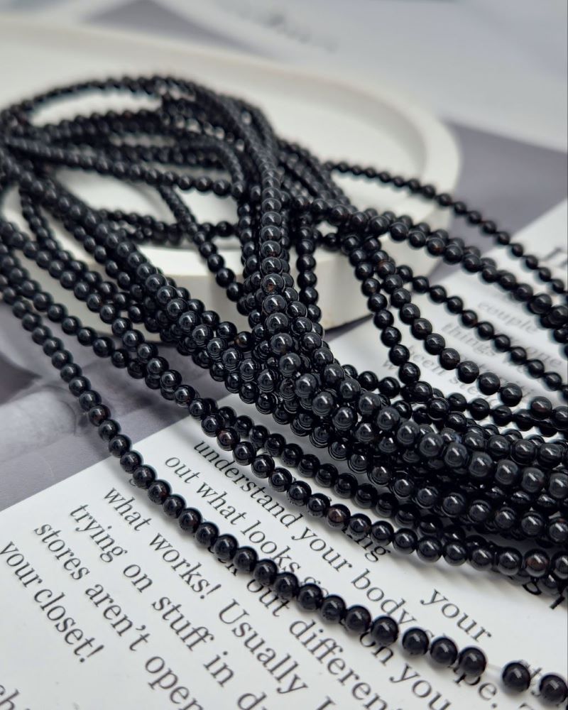 Нить 40 см Агат черный бусины гладкий шар 3 мм (521-3) купить в Воронеже | Заказать в интернет-магазине Viva Beads
