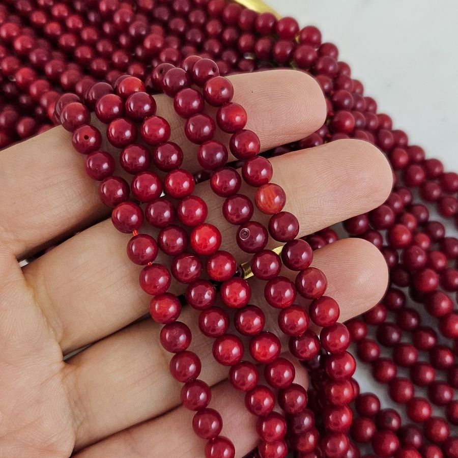 Нить 20 см Коралл натуральный ок. 5.2 мм, бусины гладкий шар, темно-красный (8675-5) для бижутерии купить с доставкой по России | Интернет‑магазин Viva Beads
