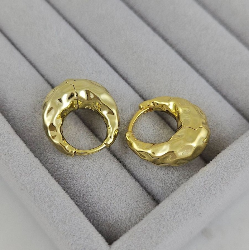 Серьги кольца мятые 18.5х7 мм в позолоте 14К (9405-З) купить с доставкой по России | Интернет-магазин Viva Beads