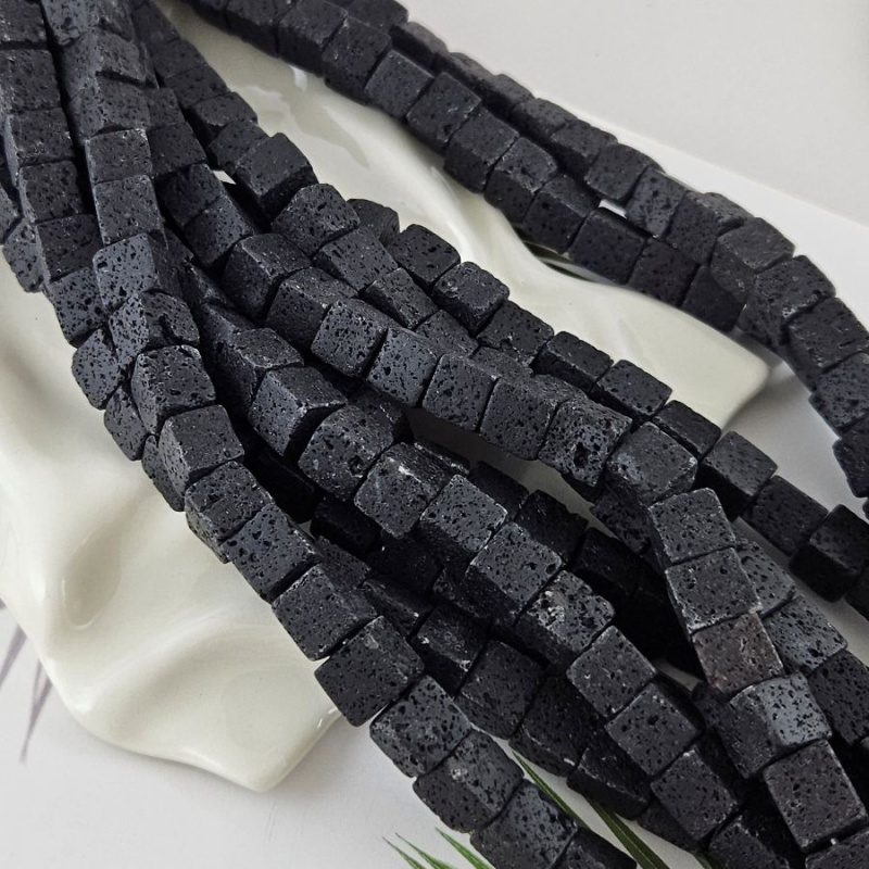 Нить 19 см Лава натуральная бусины куб ок. 10-11 мм черный (4559-10) купить в Воронеже | Заказать в интернет-магазине Viva Beads
