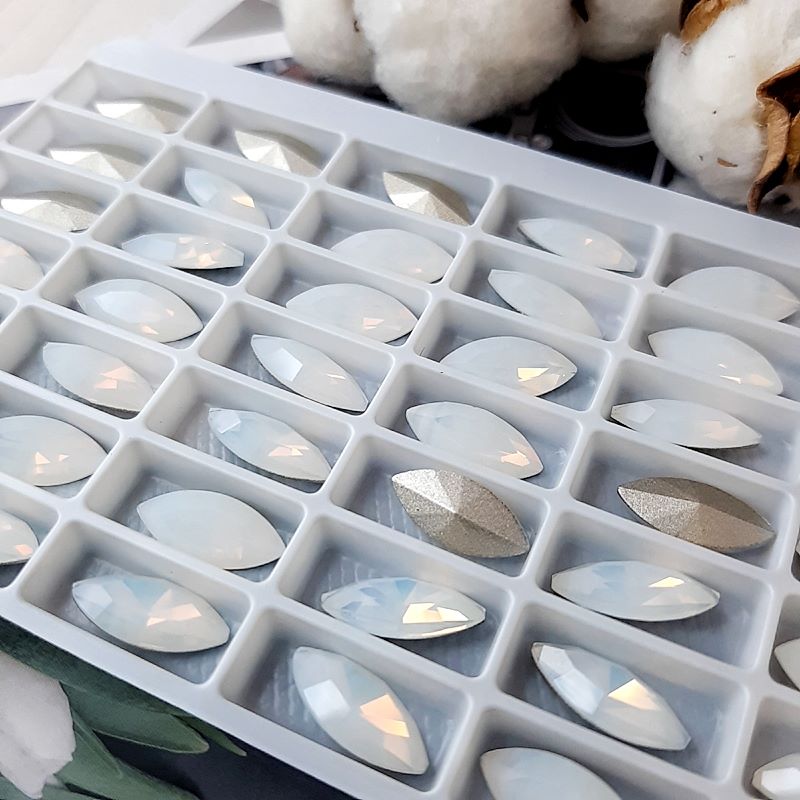 Кристалл Navette 15 х 7 мм хрустальное стекло White Opal (4635)