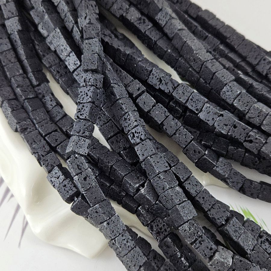 Нить 19 см Лава натуральная бусины куб ок. 8.5 мм черный (4559-8) купить в Воронеже | Заказать в интернет-магазине Viva Beads
