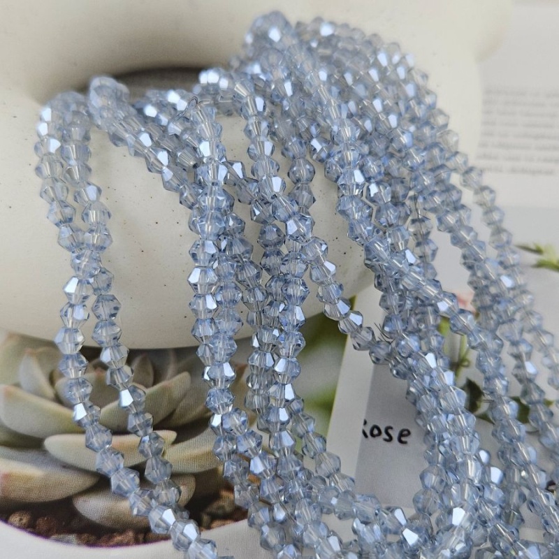 Хрустальные бусины биконус 3.9х4.6 мм, серо-голубые, нить 33 см (8462-4-СЕРГОЛ) Хрустальные бусины биконус 3.9х4.6 мм, серо-голубые, нить 33 см (8462-4-СЕРГОЛ)