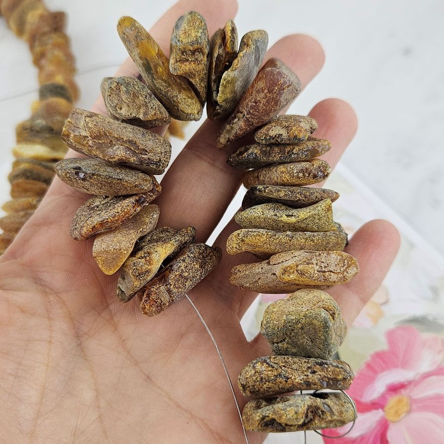 1 шт Янтарь натуральный кусочки 23-30х6-14 мм (10153-23/30) для бижутерии купить с доставкой по России | Интернет‑магазин Viva Beads
