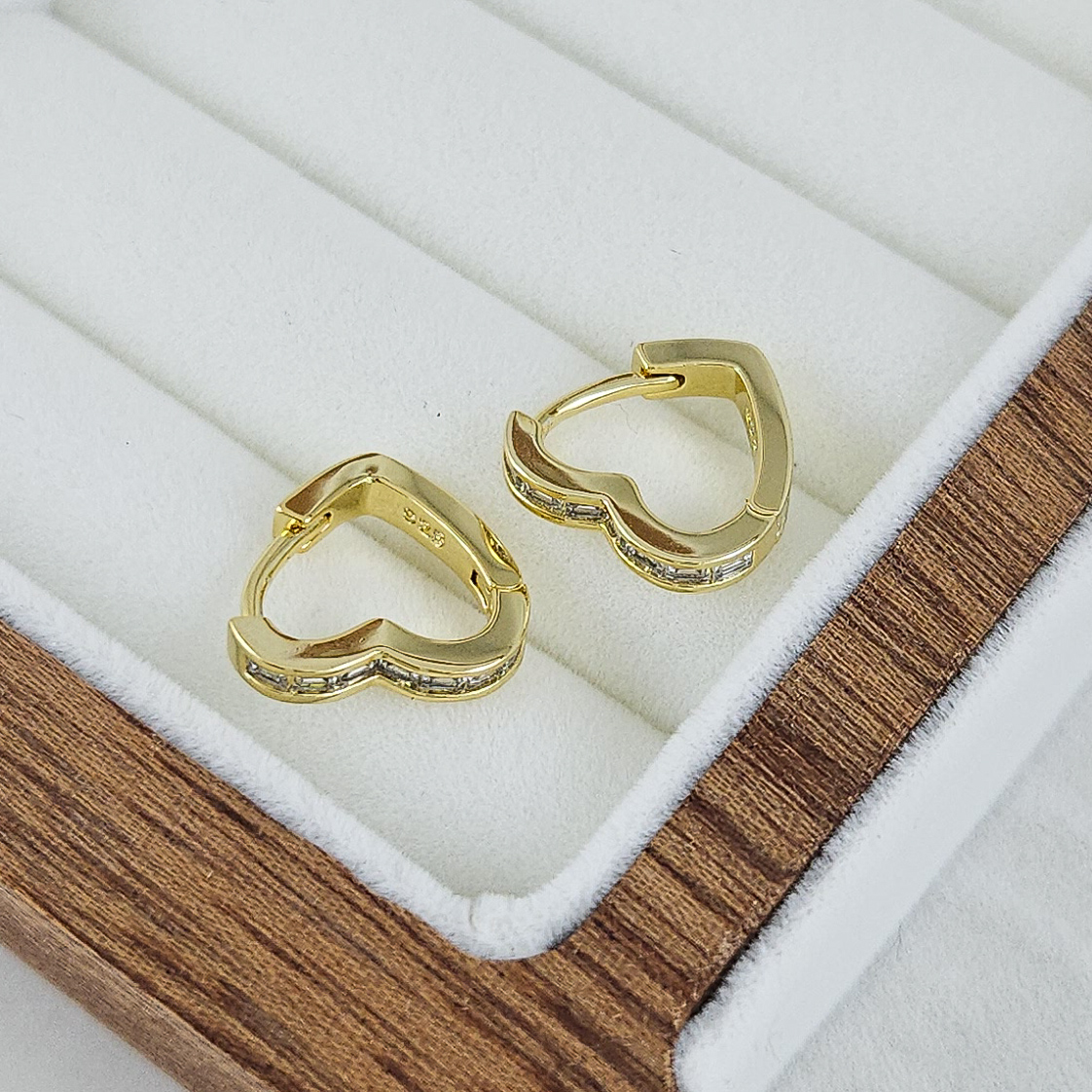 Швензы кольца, бублики, конго 13.6х13.4х2.6 мм Сердце с фианитами, позолота 14К (10239-З) купить с доставкой по России | Интернет-магазин Viva Beads