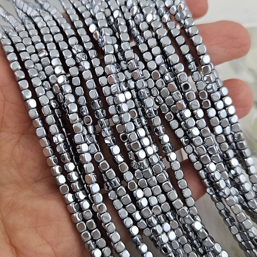 Нить 39-40 см Гематит, гематин 3 мм бусины куб, цвет платина (4574-П) для бижутерии купить с доставкой по России | Интернет‑магазин Viva Beads
