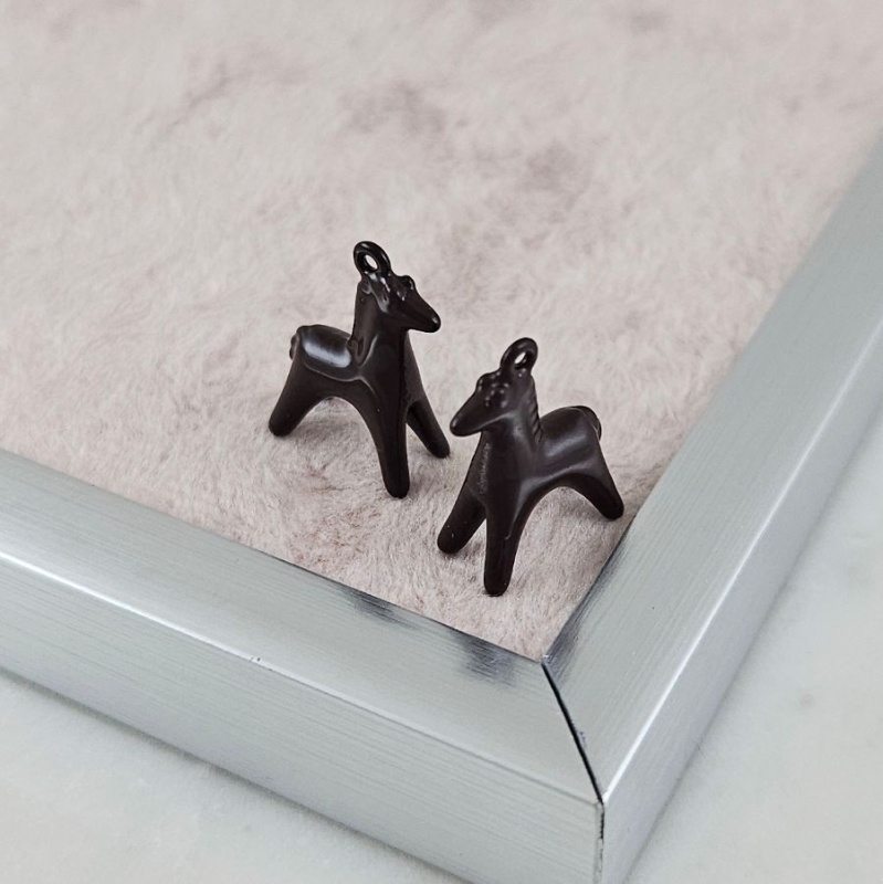 Подвеска Лошадь 18.4x12х6.2 мм темно-коричневый (10177-КОР) купить с доставкой по России | Интернет-магазин Viva Beads