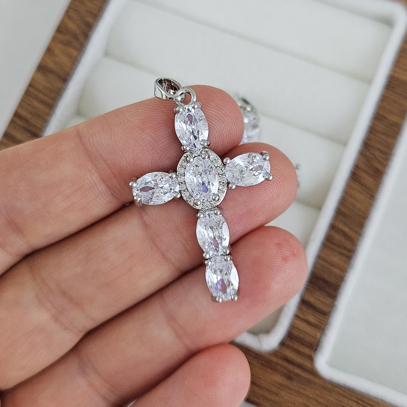 Подвеска Крест 33х22 мм с фианитами родиевое покрытие (6978-РБ) купить с доставкой по России | Интернет-магазин Viva Beads