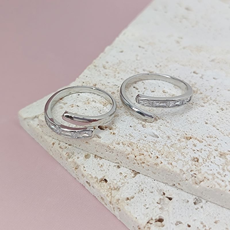 УЦЕНКА Кольцо с фианитами свободный размер родиевое покр. (7934-Р-УЦ) купить с доставкой по России | Интернет-магазин Viva Beads